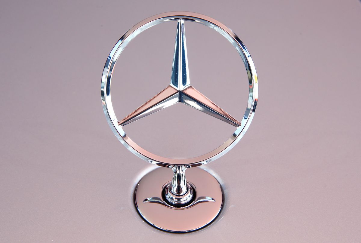 image Germany clears Mercedes-Benz&#8217;s hands-free drive system
