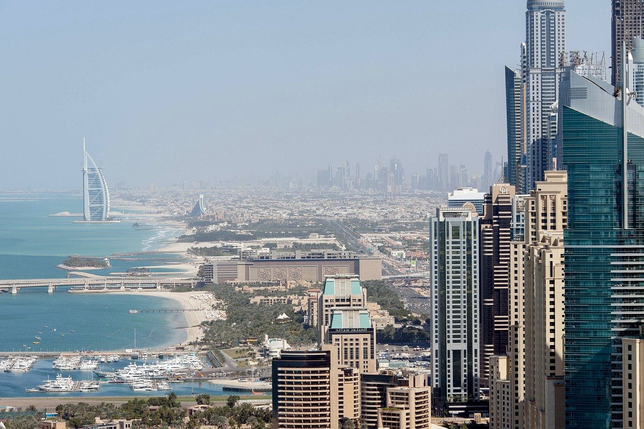 image Chasing sky-high valuations, Dubai bankers switch to tech sector
