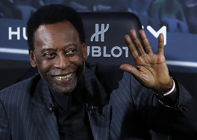 image Pele returns home for Christmas as treatment for tumour continues