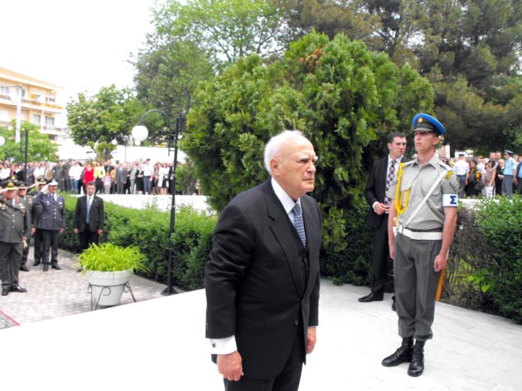image Former Greek president Karolos Papoulias dies at 92, Anastasiades tweets condolences