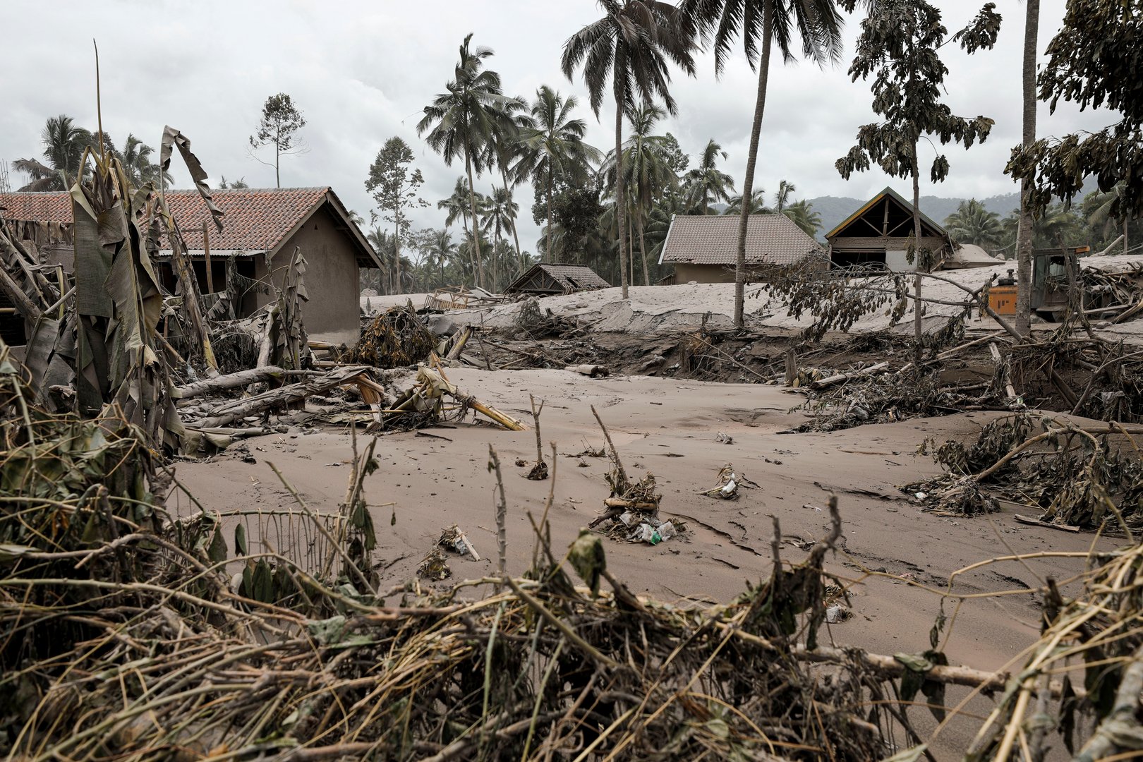 image Indonesia Semeru volcanic eruption kills 13; dozens injured