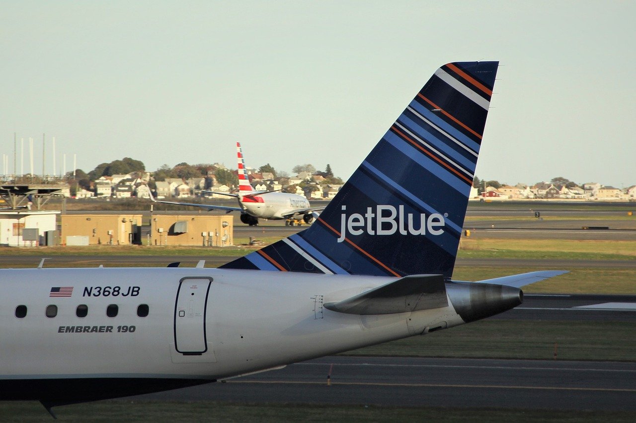 image JetBlue cuts about 1,280 flights through mid-January on Omicron hurdles