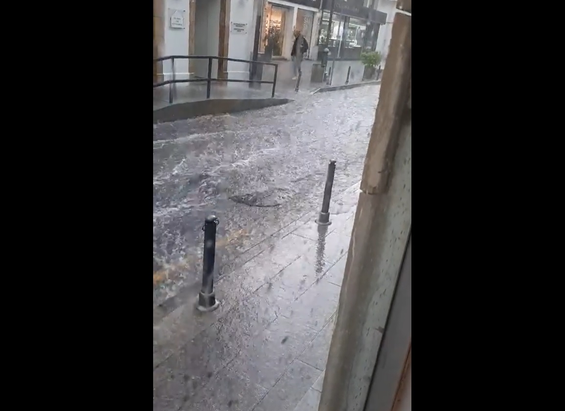 image Heavy rain floods roads in Limassol (videos)