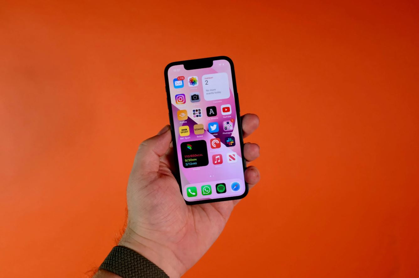 image Apple to turn iPhones into payment terminals, rival Square