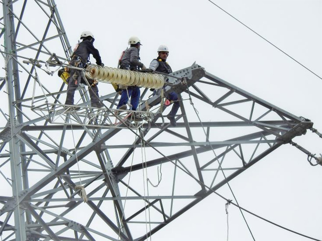 image High winds cause power outages around the island