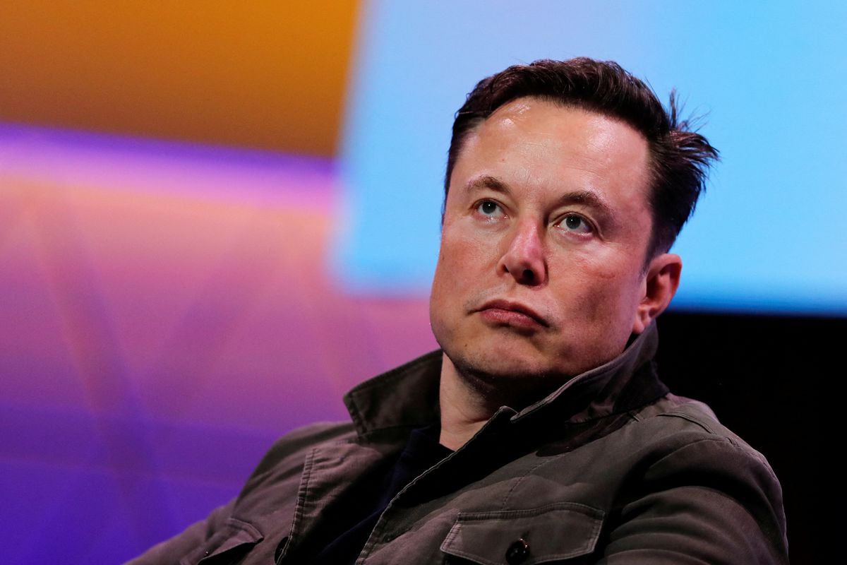 image Tesla investors urge judge to order Musk repay $13 bln for SolarCity deal