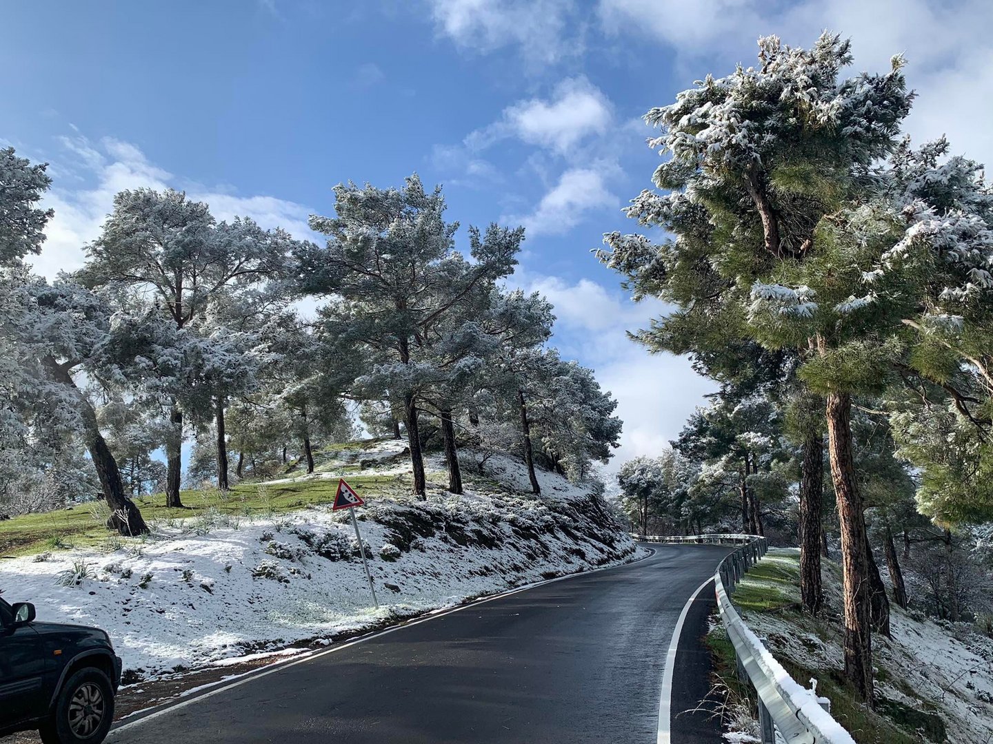 image Road closures due to snowfall and rockslides in mountains