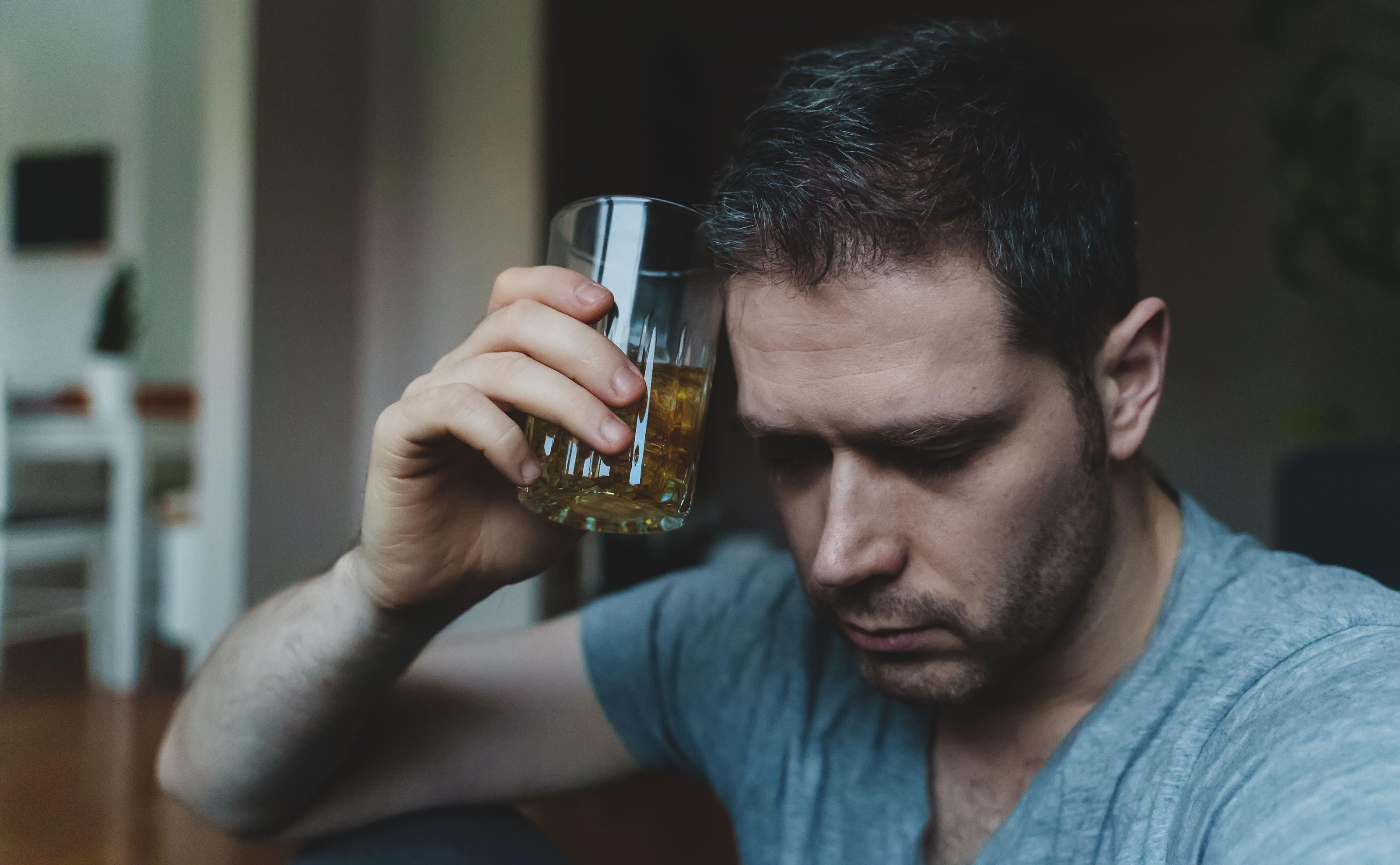 image How does alcohol affect your brain?