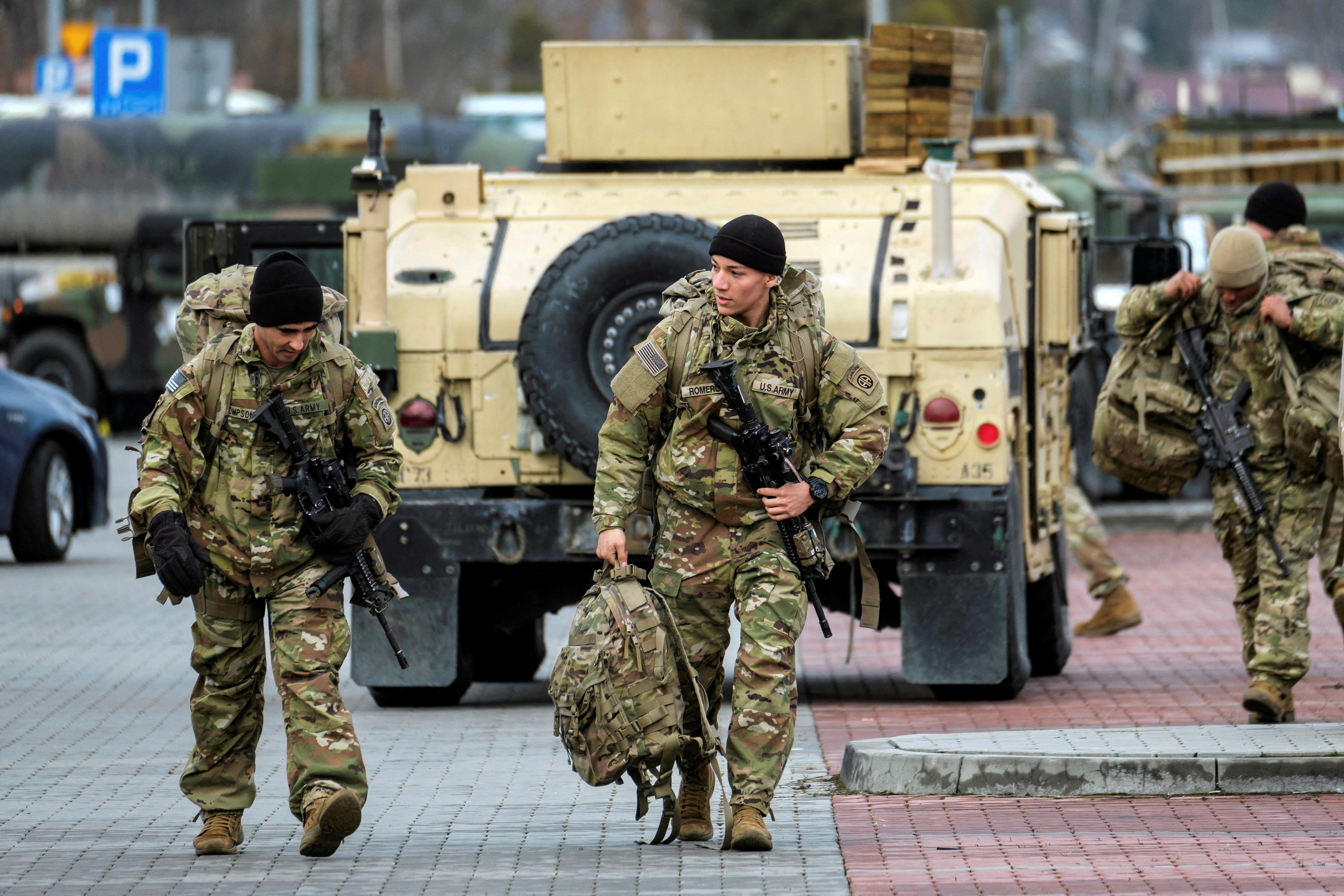 image Biden and Putin to speak as Ukraine warnings mount