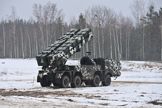 image Ukraine shelling renews invasion fears as Russia expels US diplomat (Update 2)