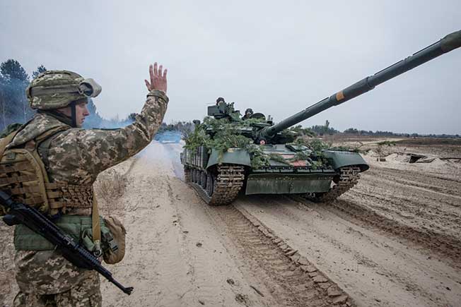 image Ukraine declares state of emergency, summons citizens home from Russia