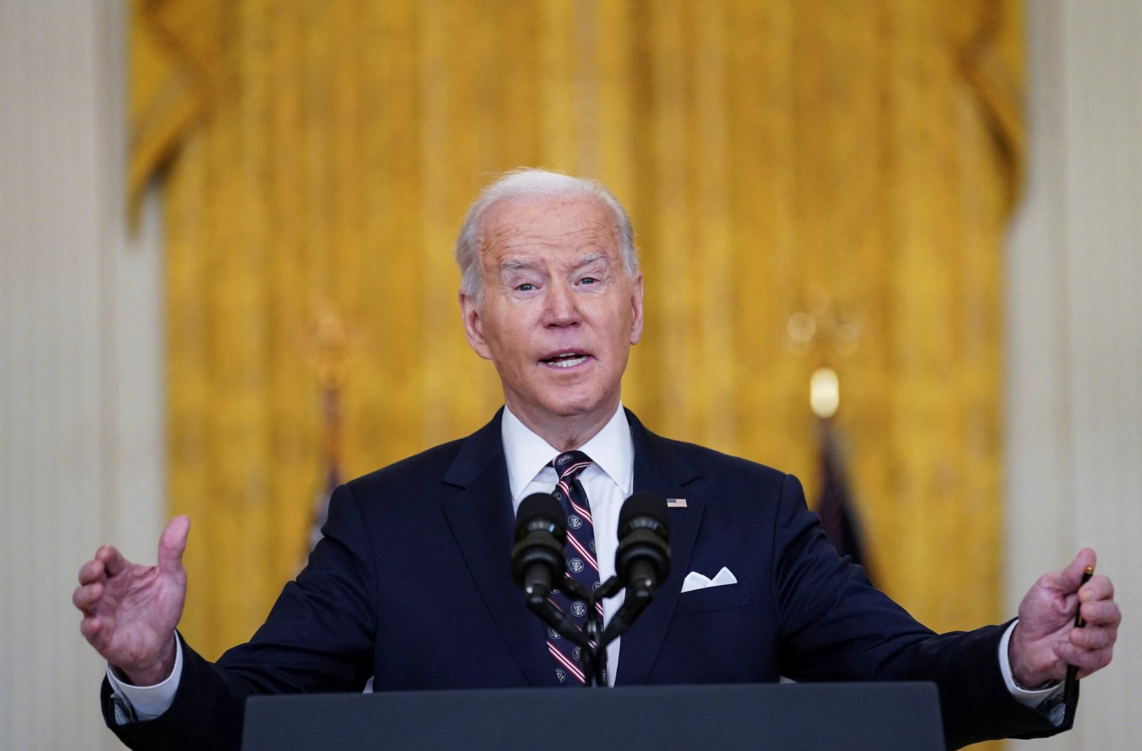 image U.S. targets Russian banks with new Western sanctions over Ukraine crisis (Update 2)
