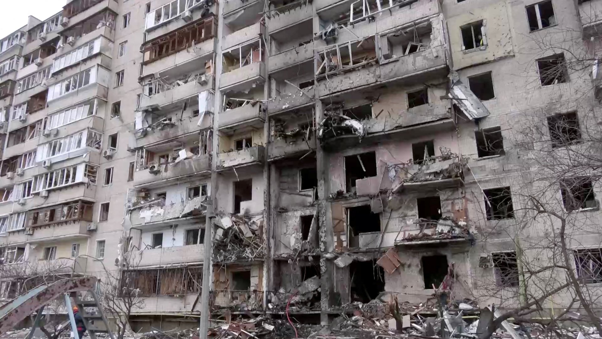 image Putin urges Ukraine&#8217;s army to seize power as Kyiv girds for assault (Update 3)