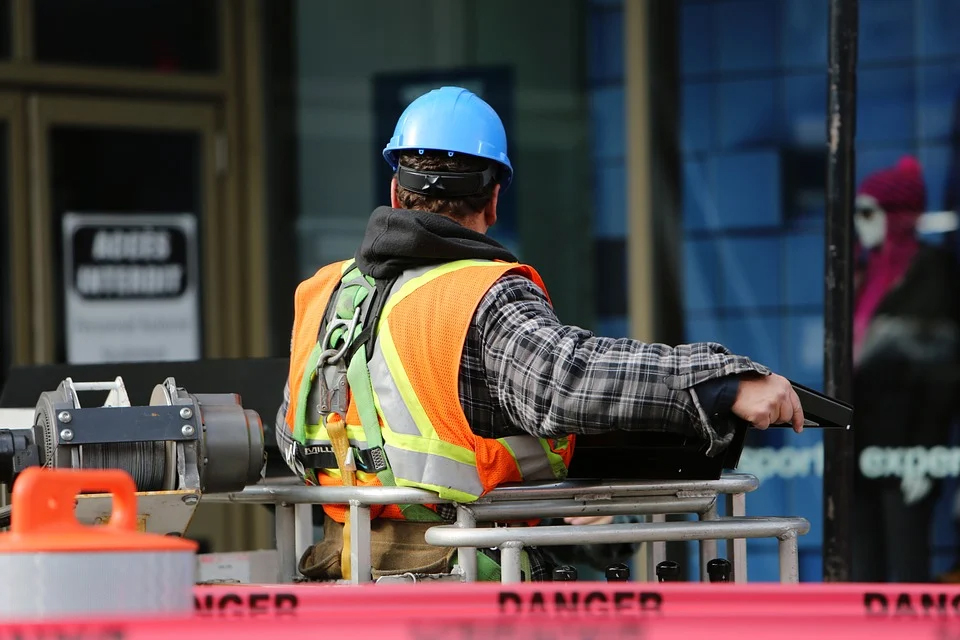 image Architects concerned over building safety after roof collapse