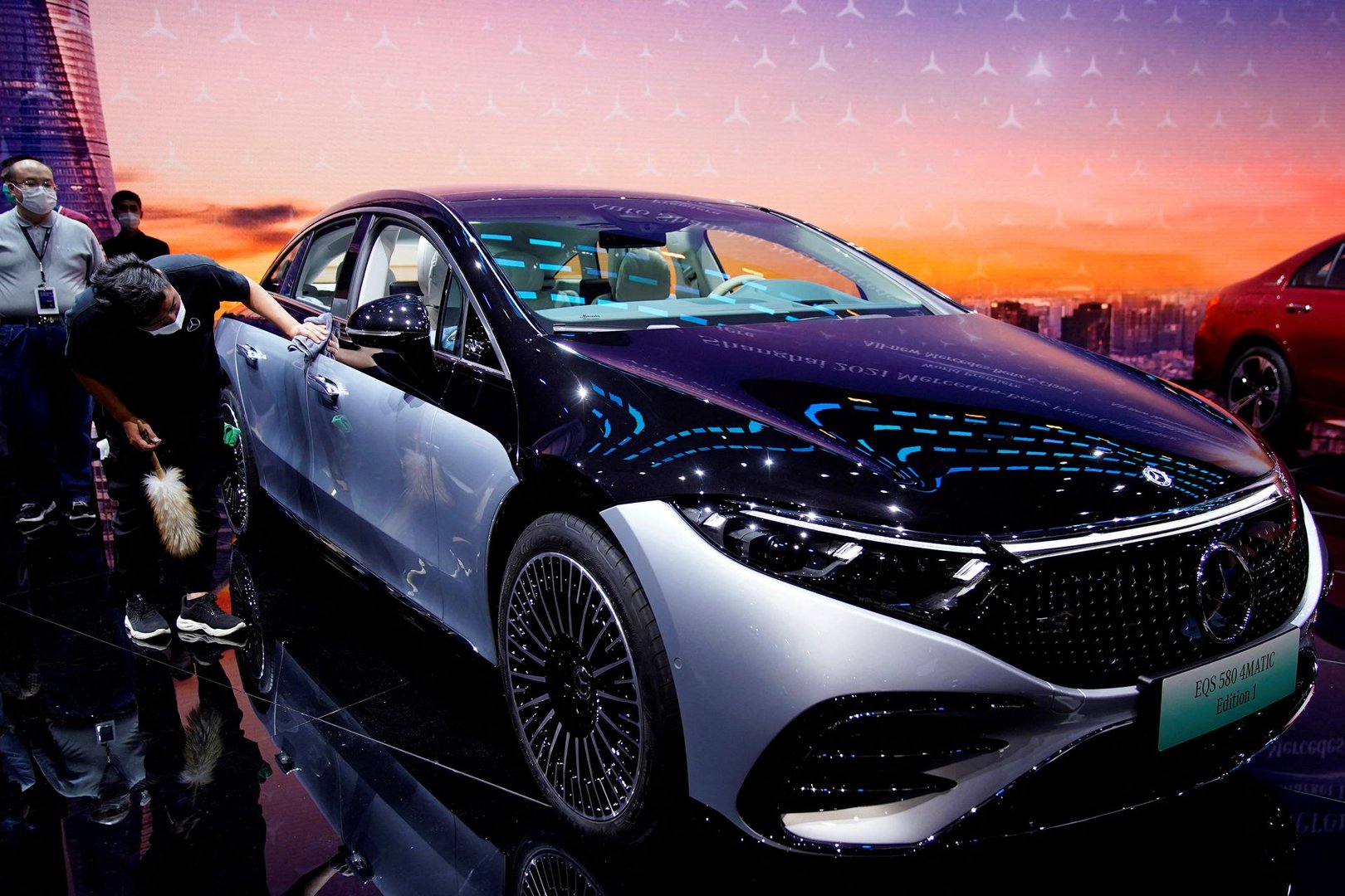 image Mercedes-Benz foresees EV-only production lines within a few years