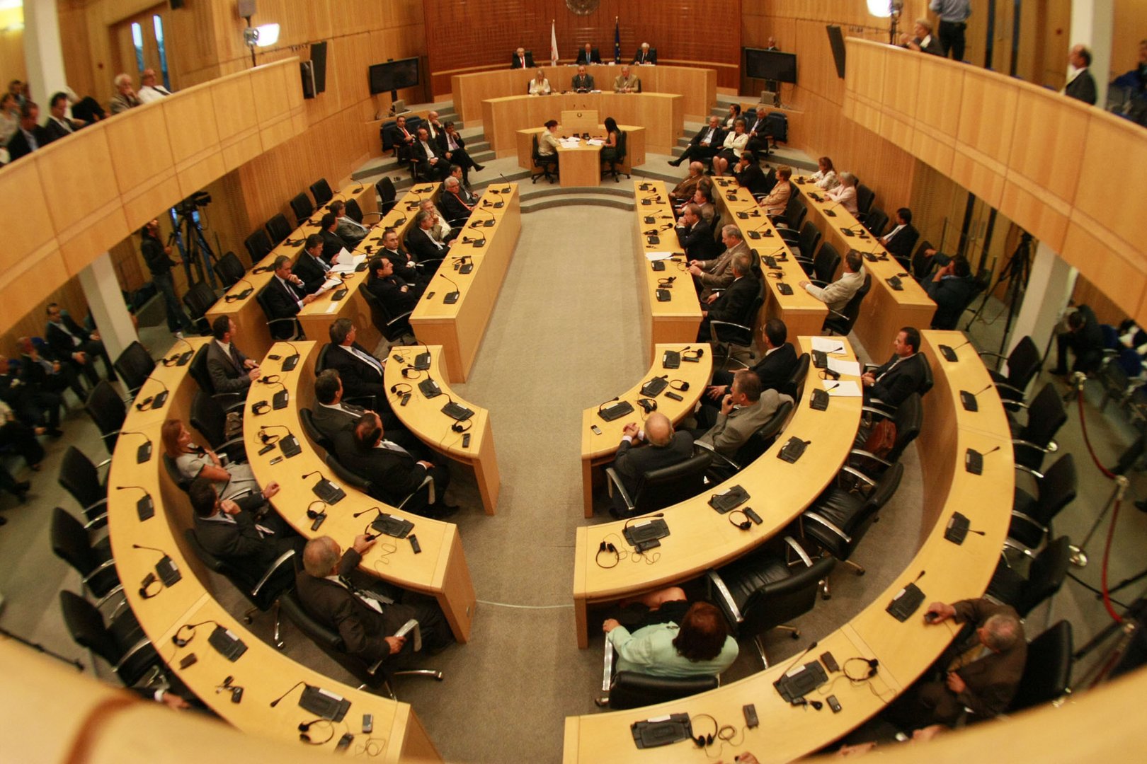 image House postpones vote on extending foreclosures freeze