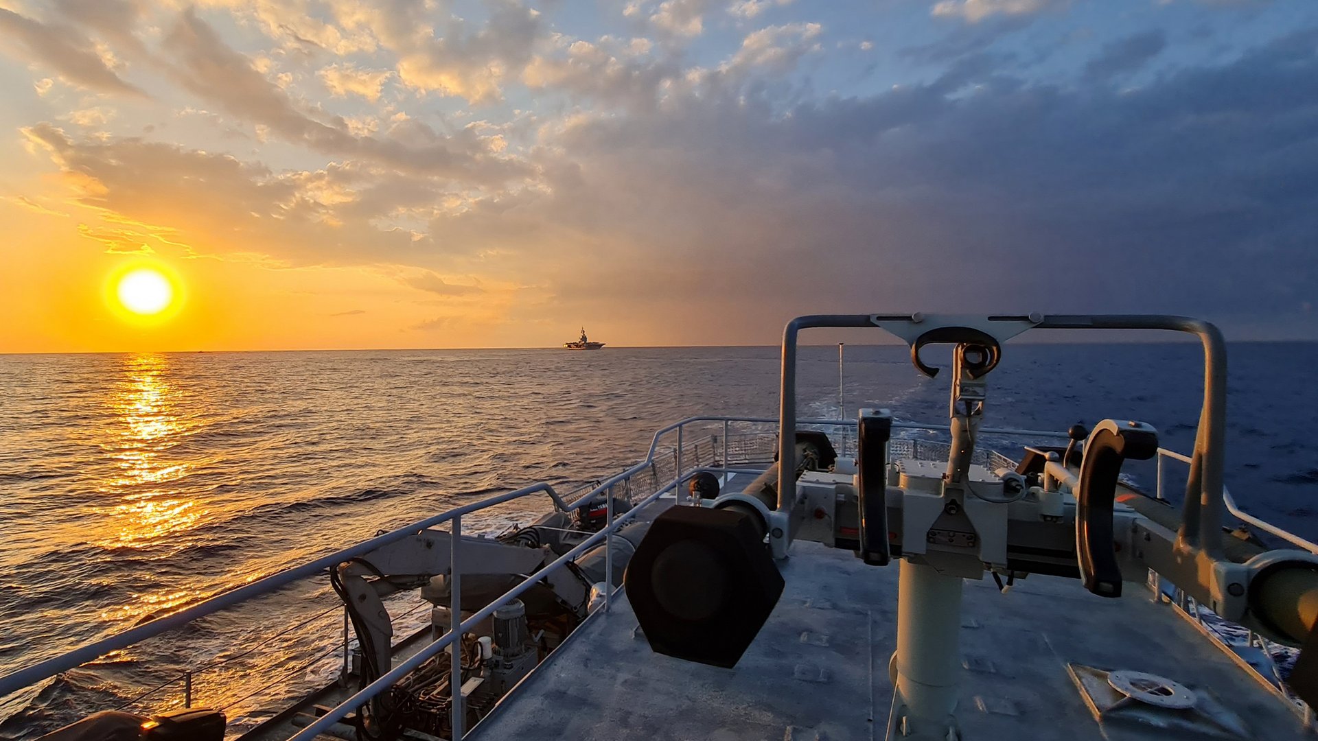 image French aircraft carrier Charles De Gaulle arrives in Limassol port (photos)