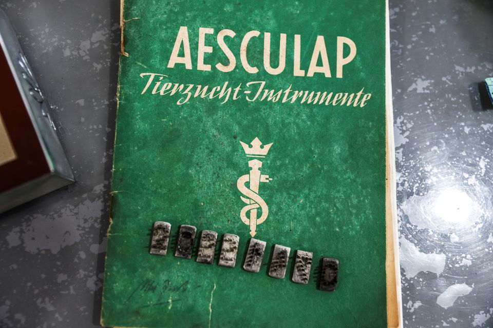 image Holocaust memorial says it&#8217;s unlikely purported &#8216;Auschwitz tattoo kit&#8217; was used on Jews