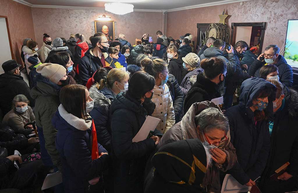 image Russia says West is whipping up tensions as shelling in eastern Ukraine reportedly kills civilians