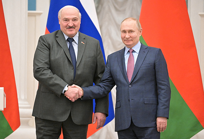 image Ukraine builds wall on border with Belarus &#8211; presidential adviser