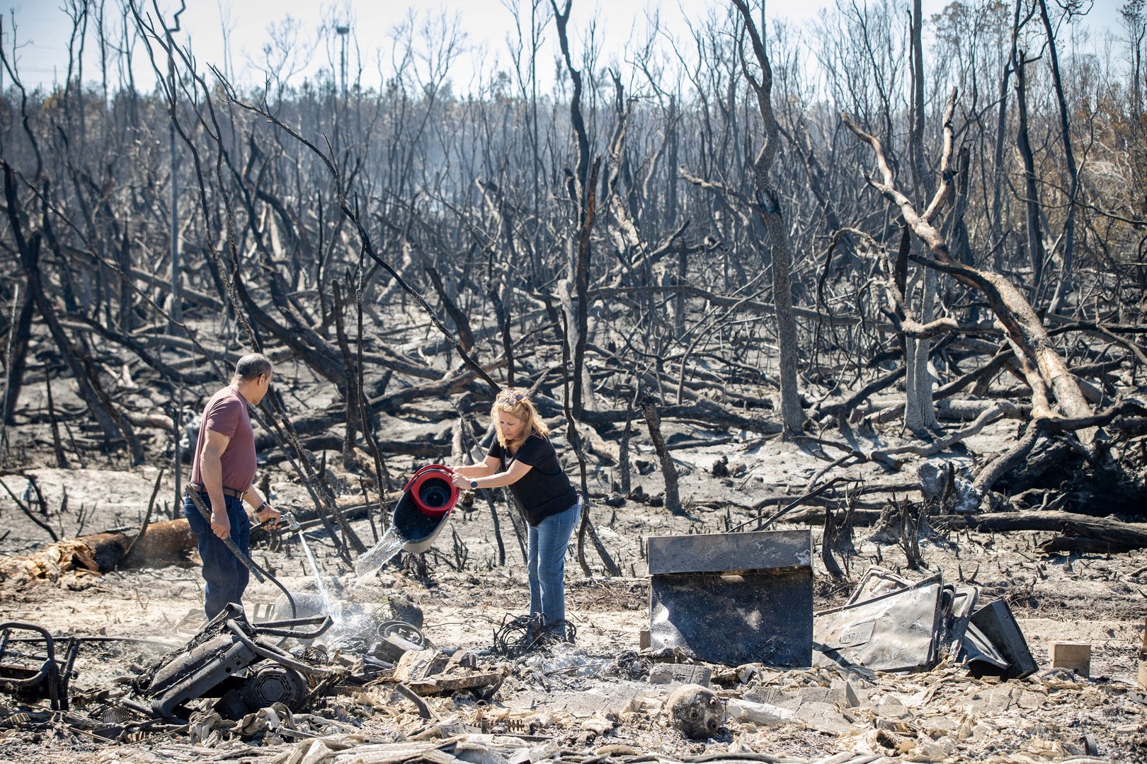 image Florida Panhandle wildfires force evacuation of hundreds of homes