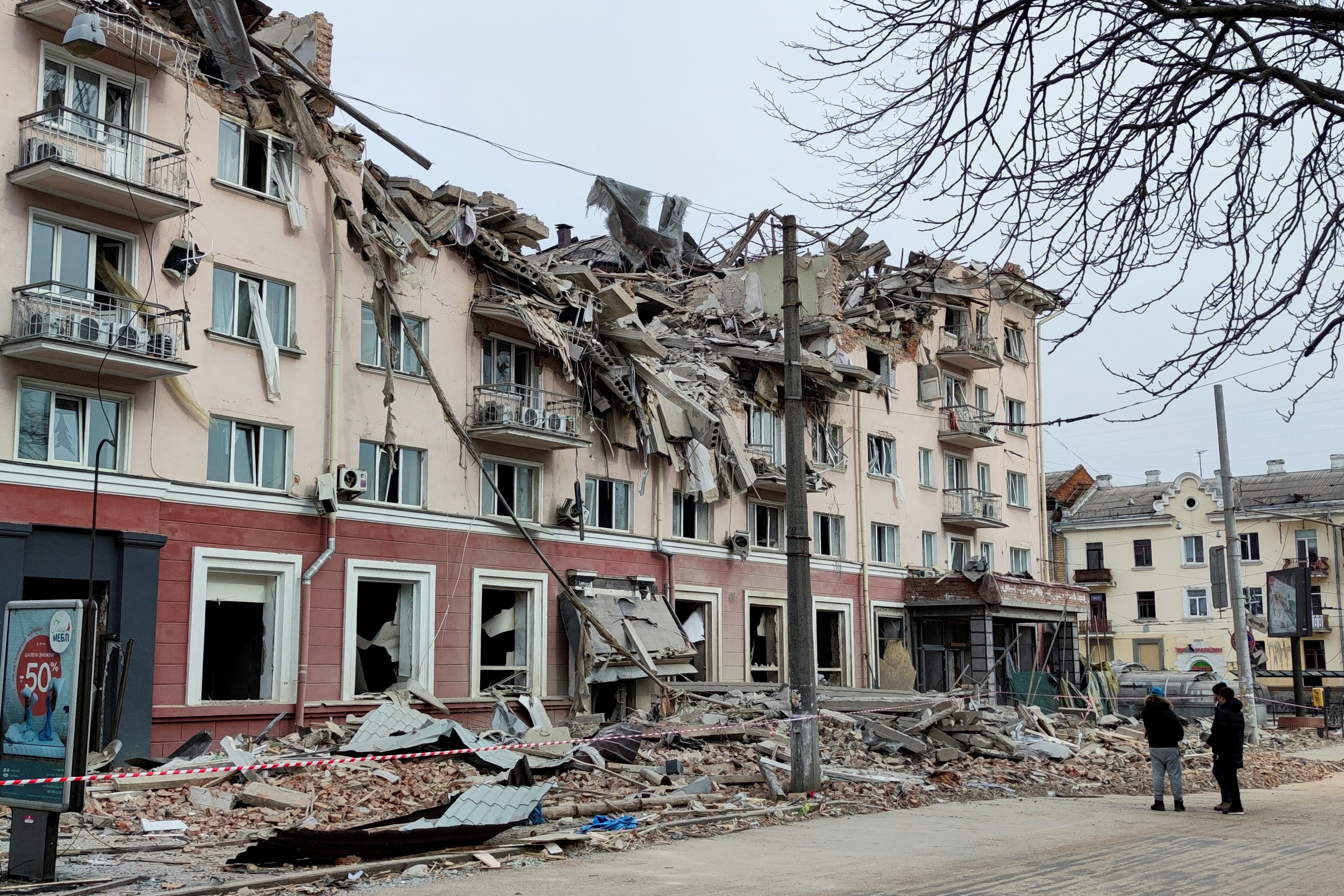 image Ukraine reports shelling outside Kyiv, fighting around Chernihiv