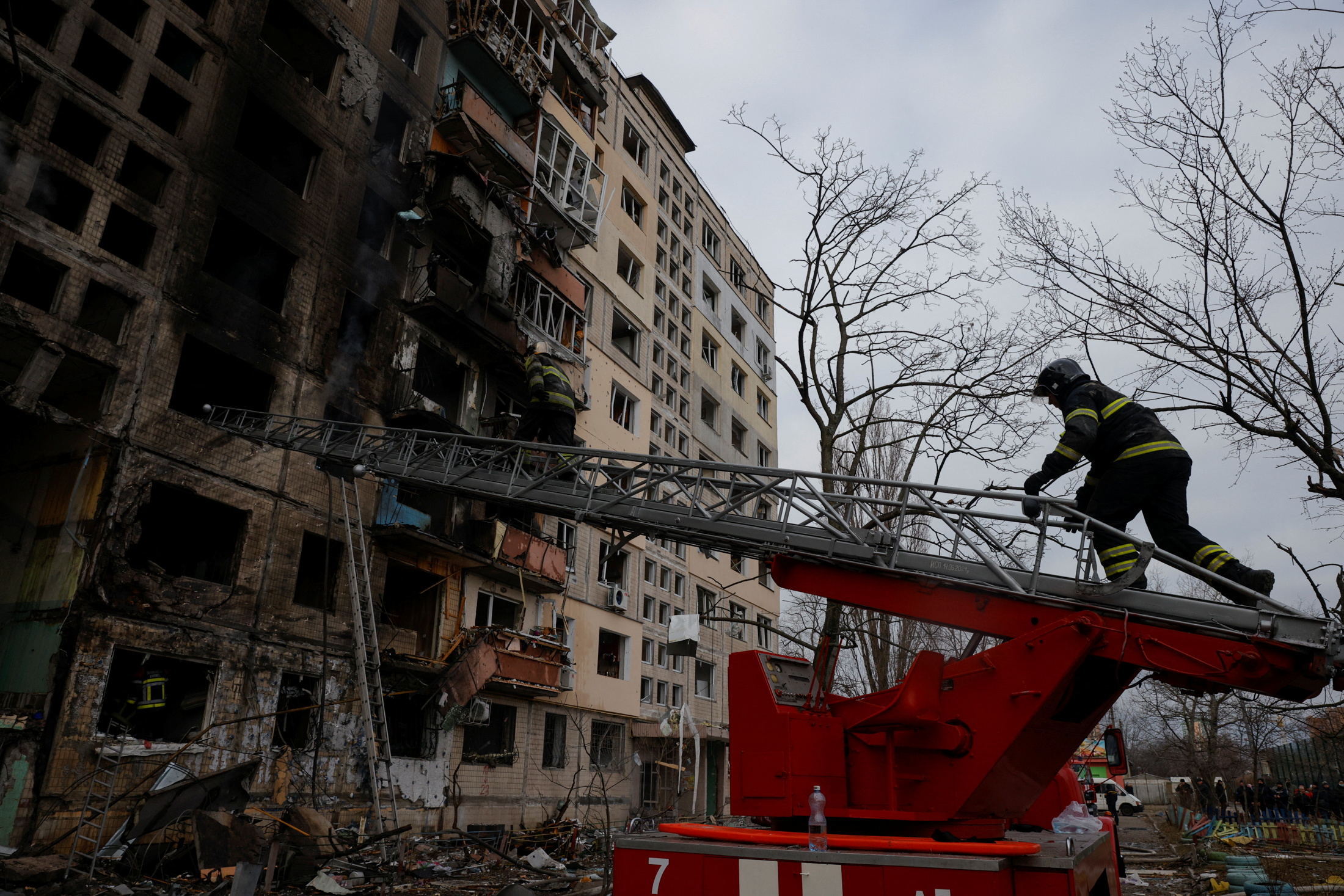 image US warns China not to help Russia on Ukraine as first convoy flees Mariupol (Update 5)