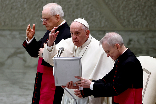 image Pope says increased defence spending after Ukraine is &#8216;madness&#8217;