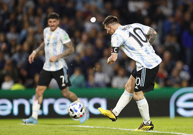 image Argentina coach urges fans to enjoy Messi while they can
