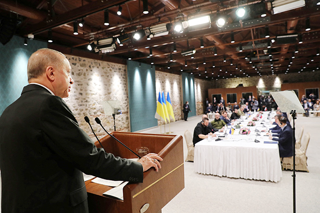image Erdogan says Turkey ready in principle to act as Ukraine&#8217;s guarantor