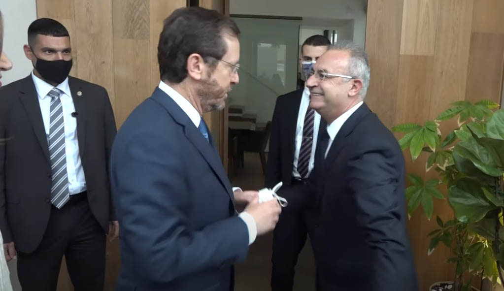 image Israeli president visits Disy leader