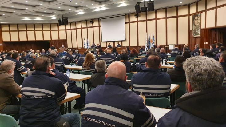 image Larnaca bus employees return to work, Nicosia continues strikes  (update 2)