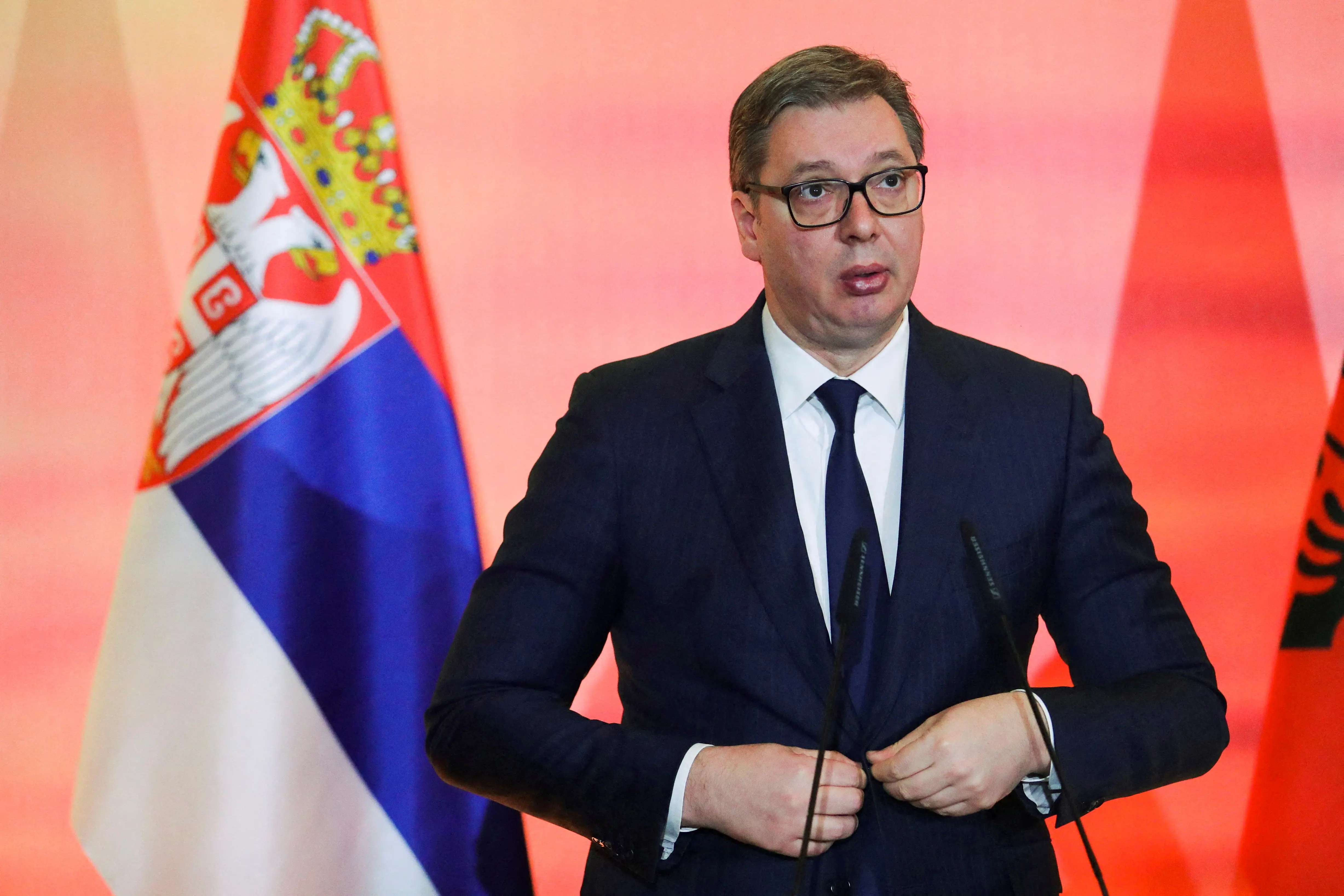 image Azerbaijan&#8217;s gas flows to Serbia suspended, Serbian president says
