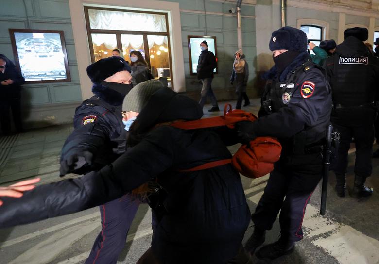 image More than 4,300 detained at anti-war protests in Russia (Update 4)
