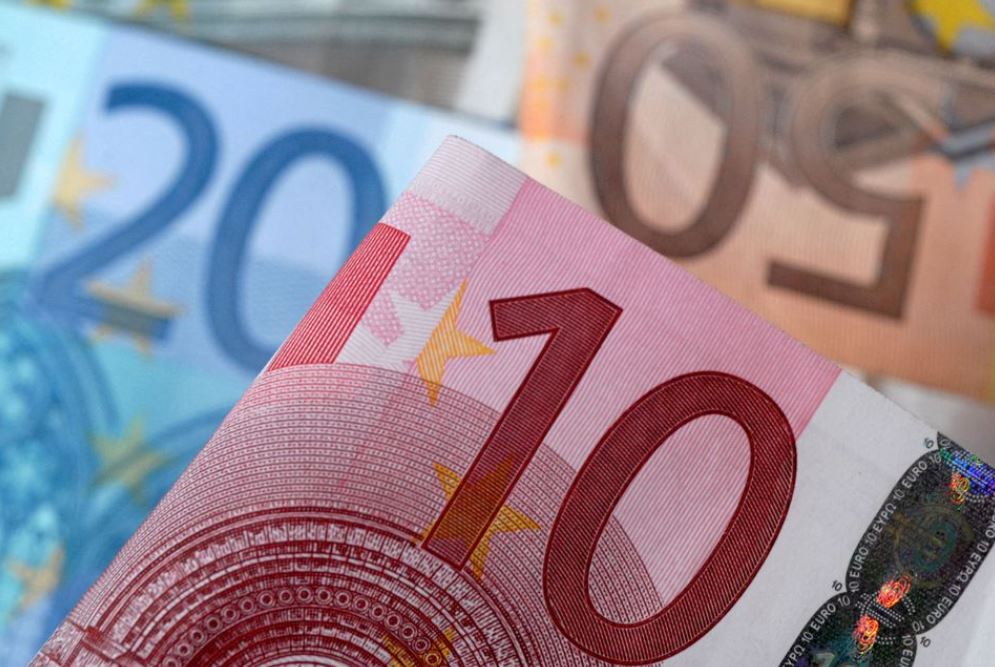 image Euro jumps as Russian Foreign Minister sees hope for compromise with Ukraine