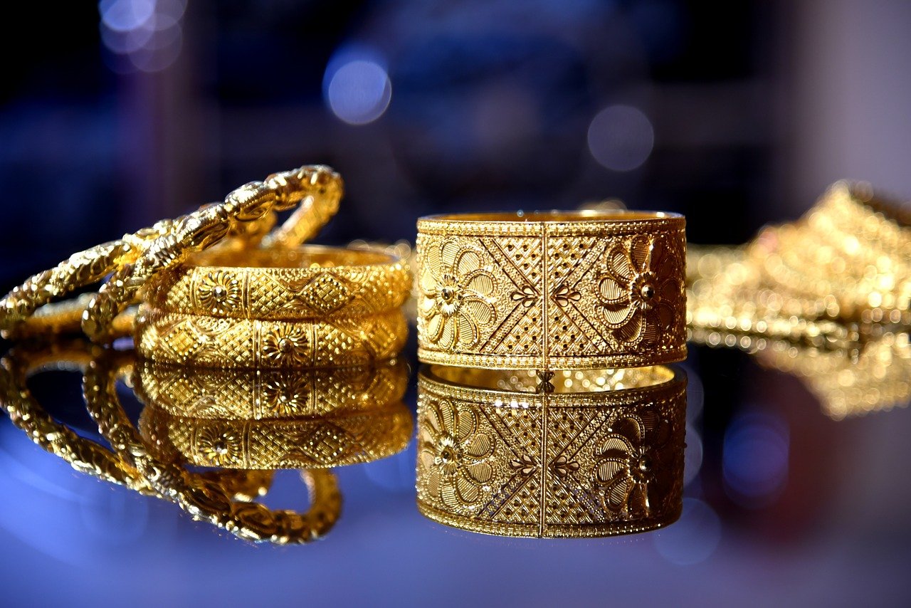 image Why do investors purchase precious metals during a financial crisis?