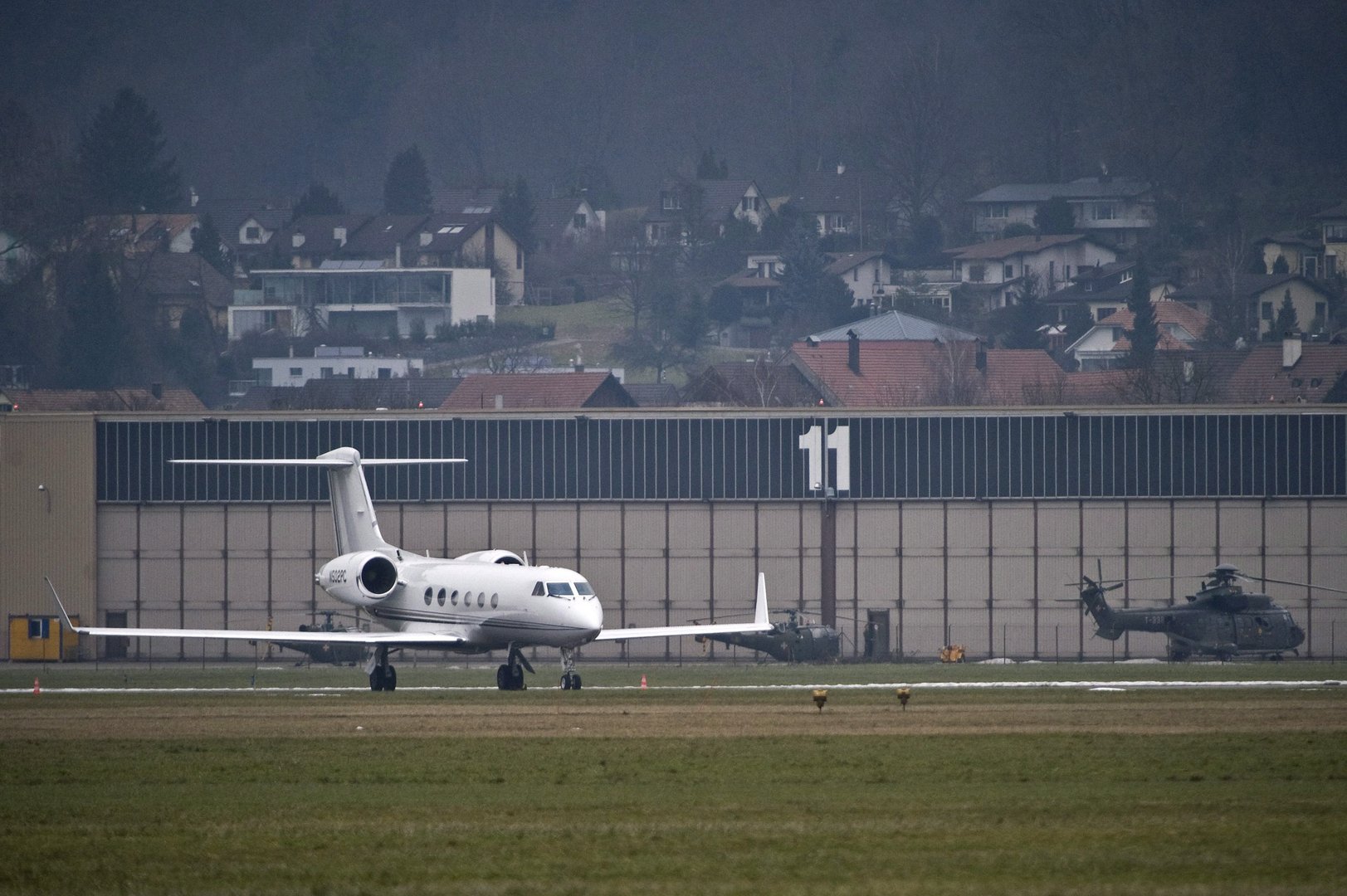 image Russian-linked private jet impounded as UK deepens aviation sanctions (Update)