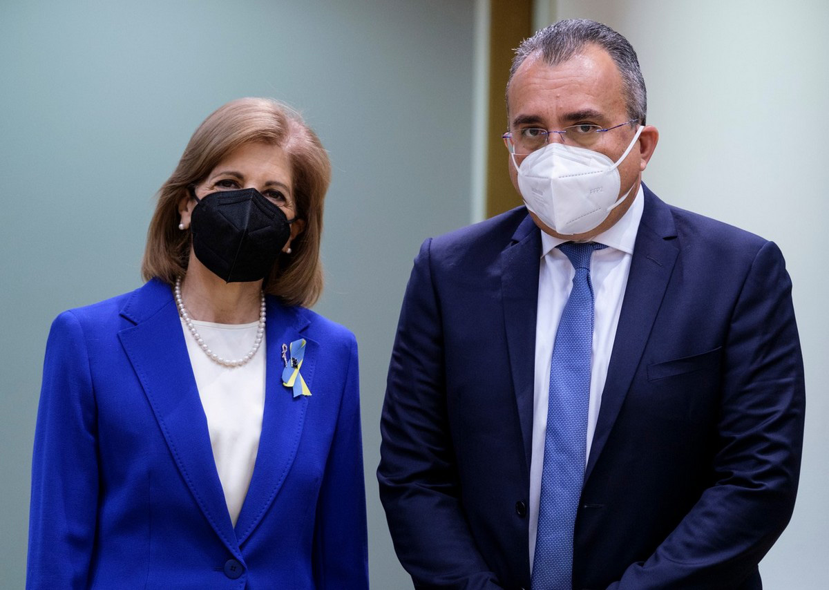 image Minister calls for mobile hospital units for Ukrainian refugees