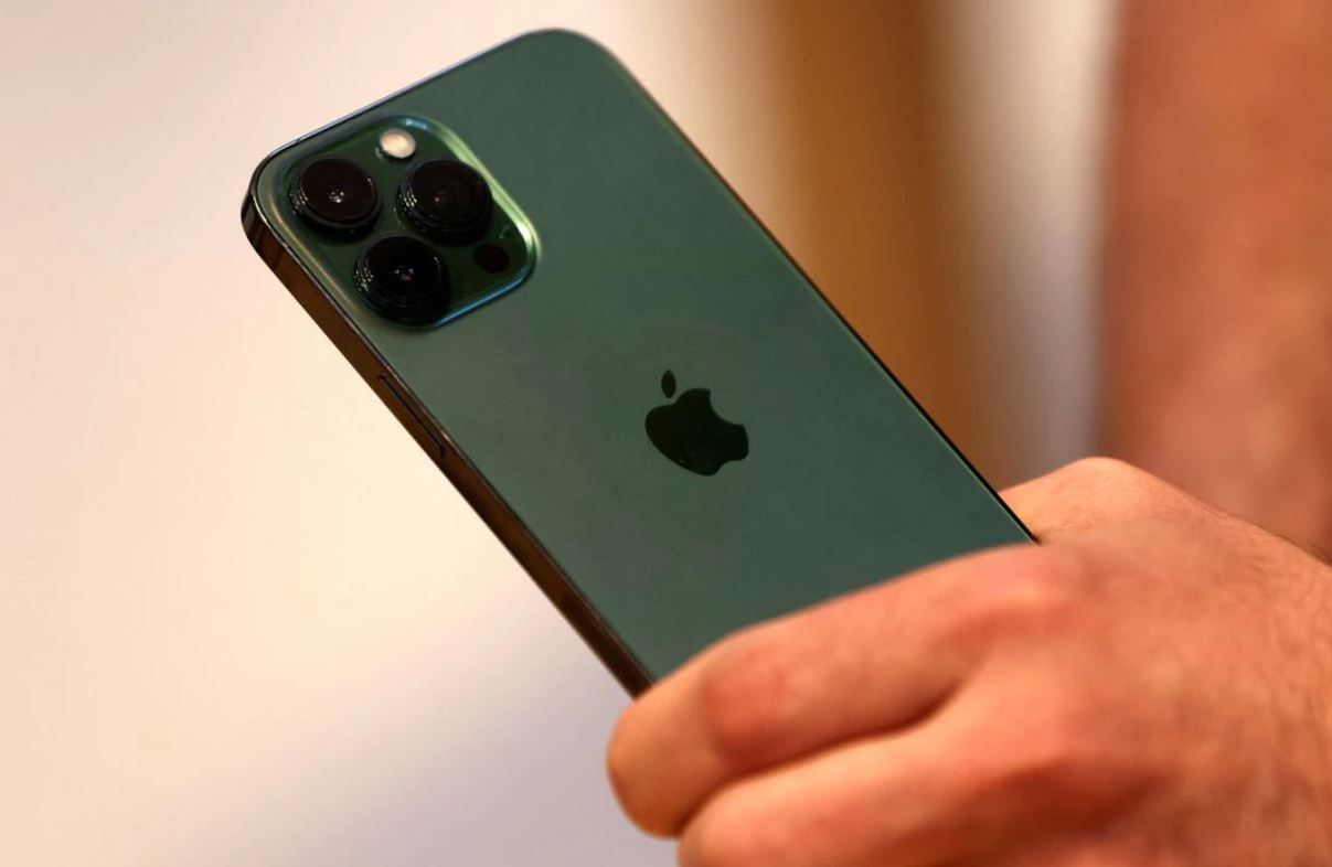 image Apple mulls more memory chip suppliers, including China