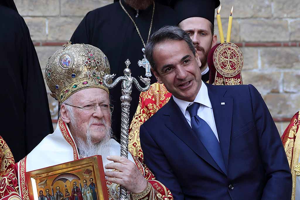 image Turkey, Greece agree to improve ties amid Ukraine conflict