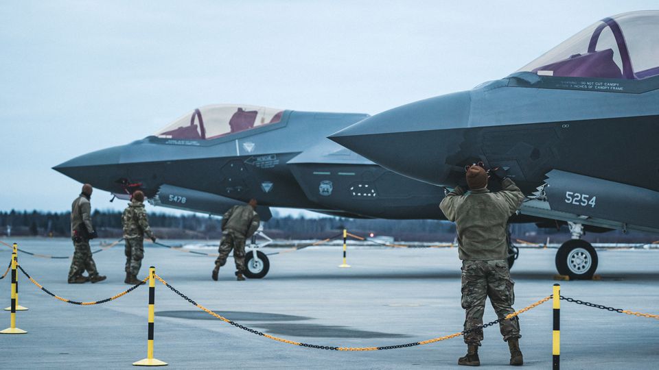 image Lockheed Martin takes big step toward winning Canada jet race
