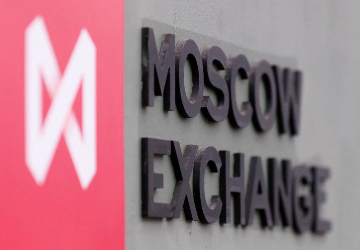 image Foreigners banned from selling Russian stocks as market set for limited reopening