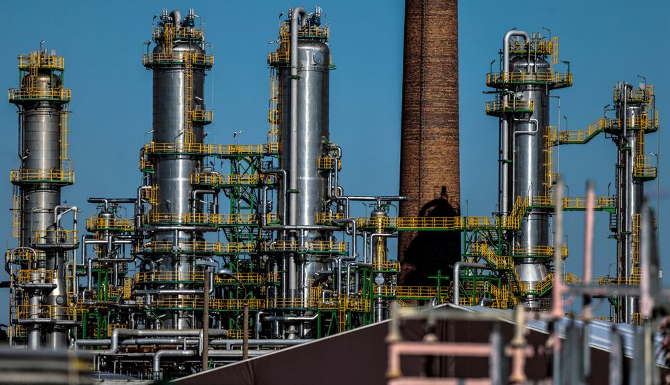 image Saudi Arabia hikes oil investments as it profits from price surge