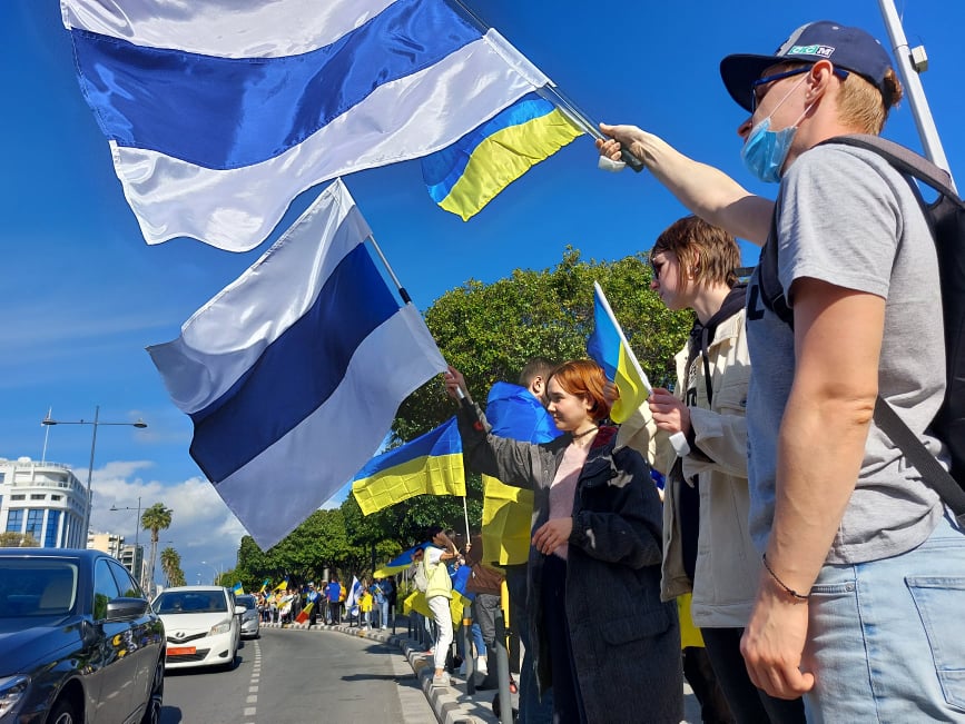 image Russian residents call for end to Ukraine war