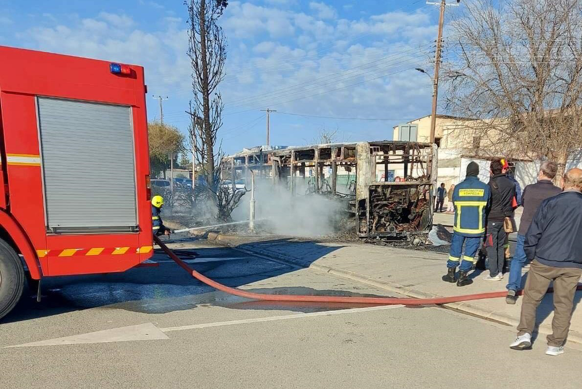 image School bus catches on fire in Larnaca, no injuries (updated)