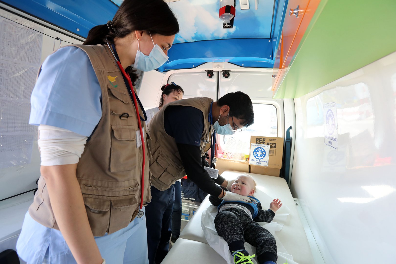 image Cypriot volunteer doctors start work on Ukraine border (video)