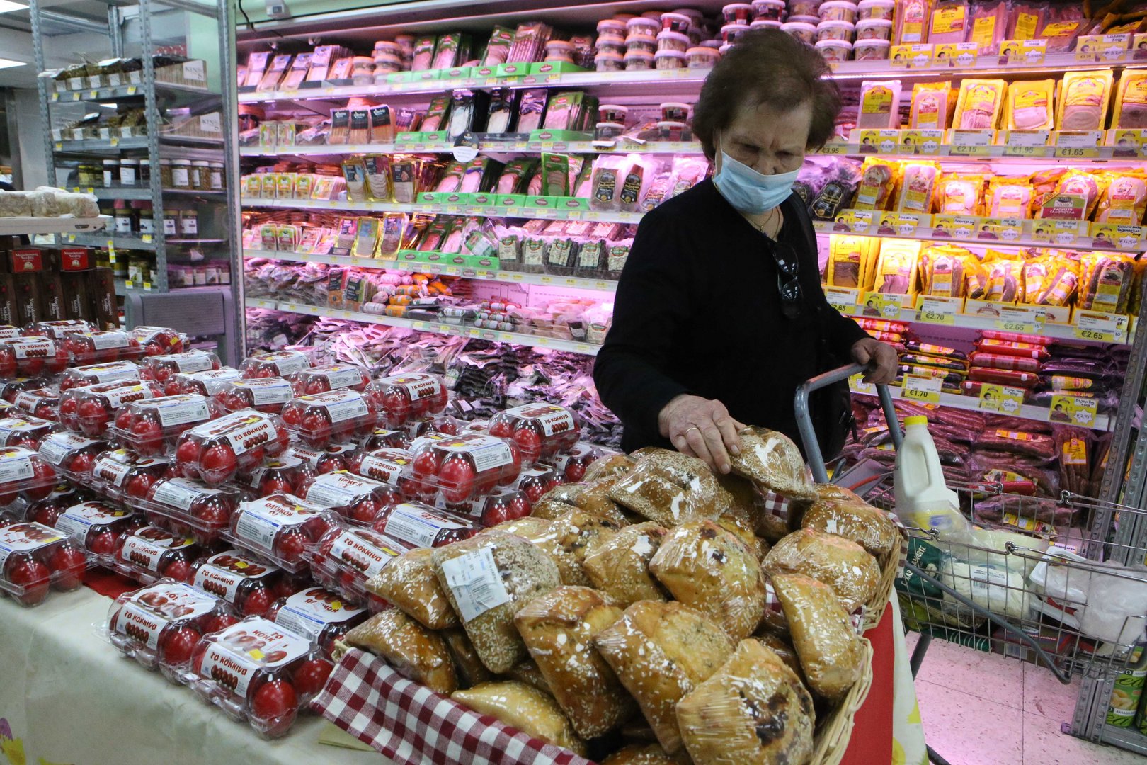 image Flaounes, chicken, pork, register highest Easter increases