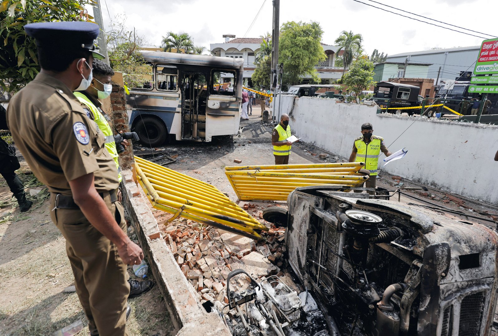 image Sri Lanka declares emergency after violent protests over economic crisis