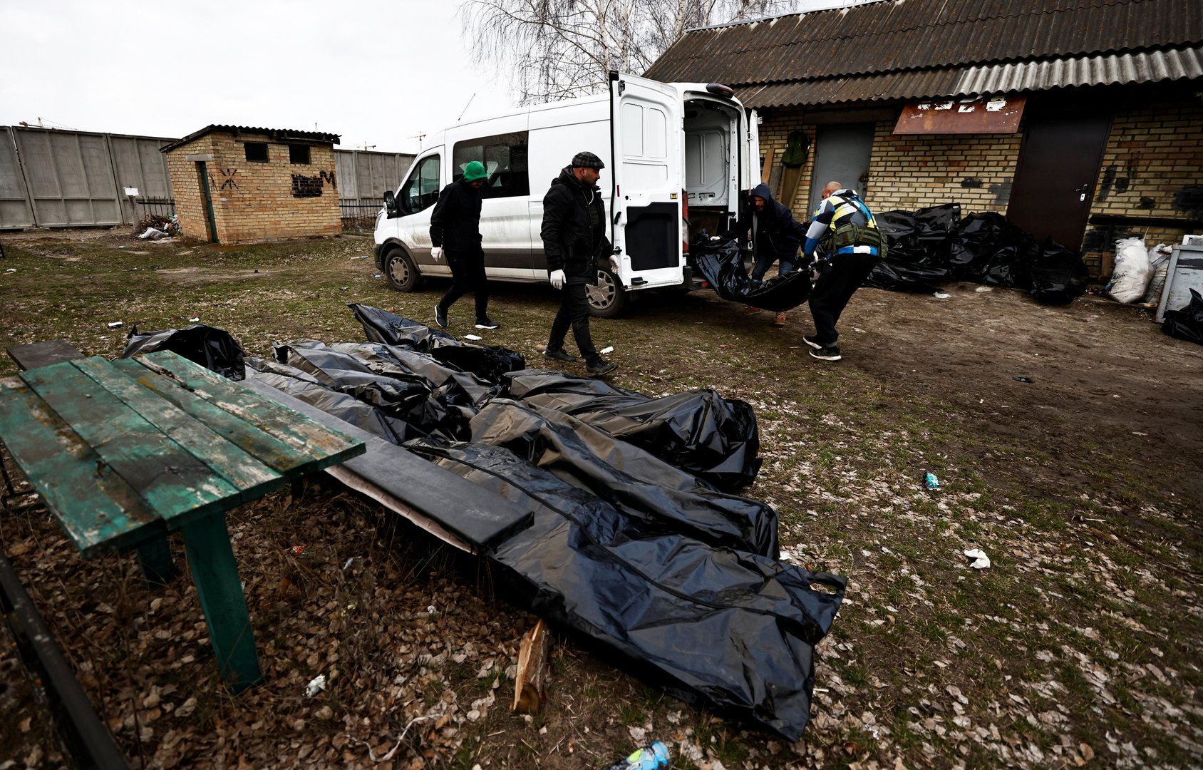 image Biden urges Putin war crimes trial after Bucha killings