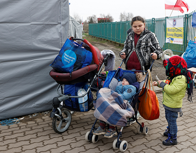 image Ukrainian refugees to be offered free Greek lessons